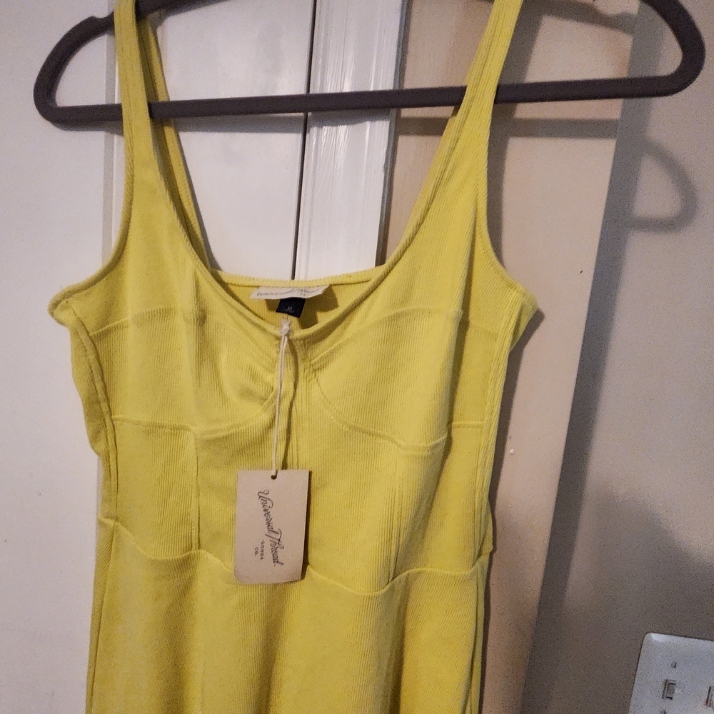 Universal Thread Lemon Ribbed Tank - Picture 2 of 6